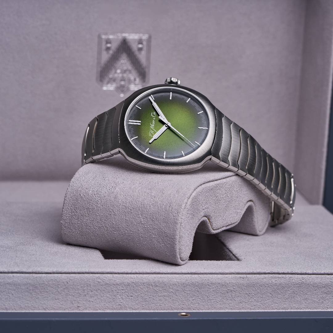 H. Moser & Cie. Streamliner Centre Seconds Matrix Green, pre-owned, in its box