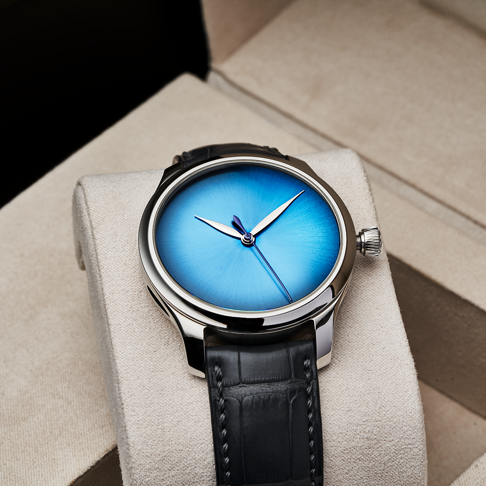 H. Moser & Cie. Endeavour Concept Funky Blue fumé dial