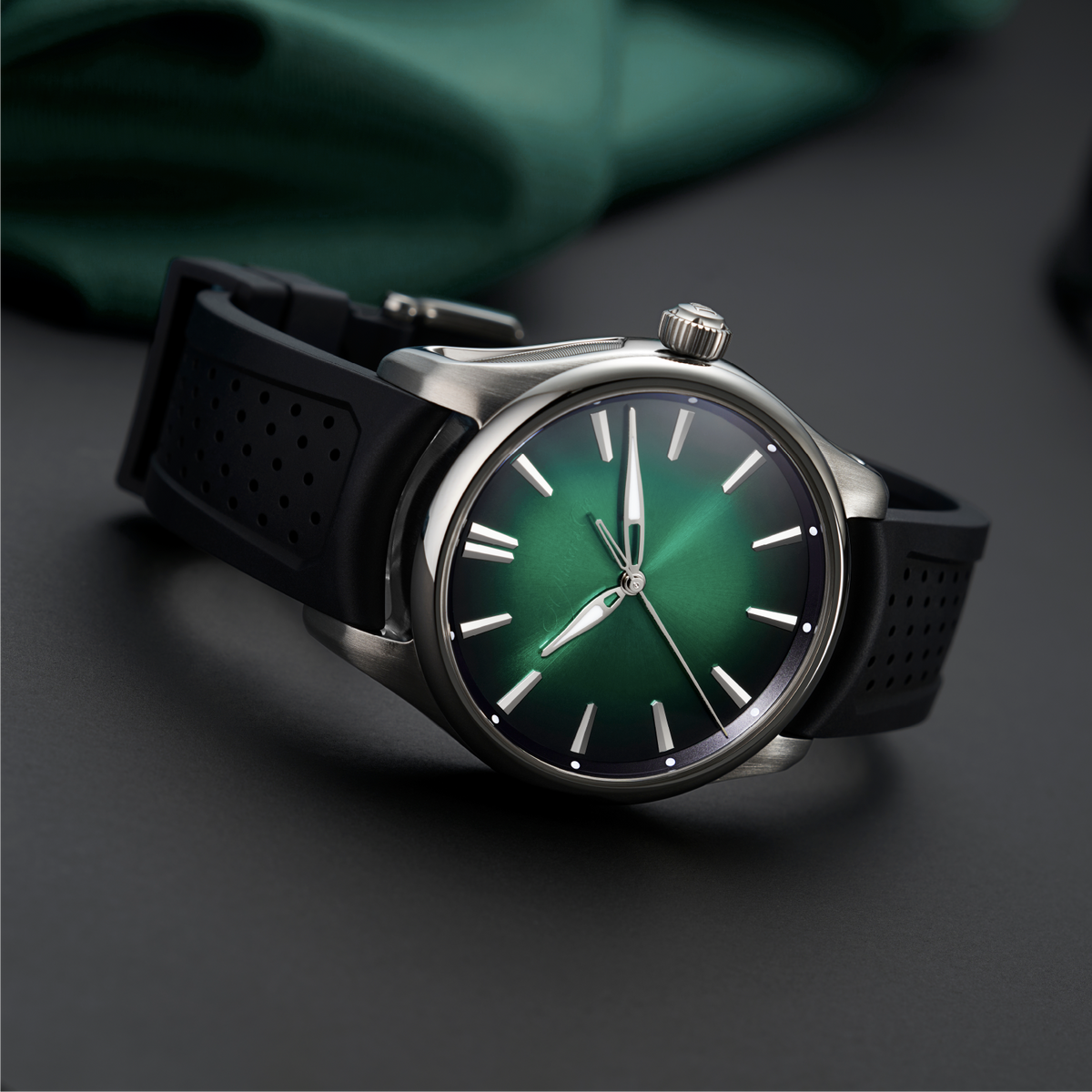 H. Moser & Cie Pioneer Centre Seconds - Cosmic Green