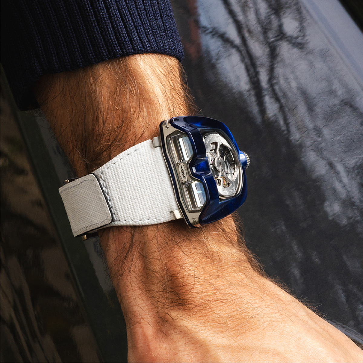MB&F Horological Machine N°8 Mark 2 Blue CarbonMacrolon