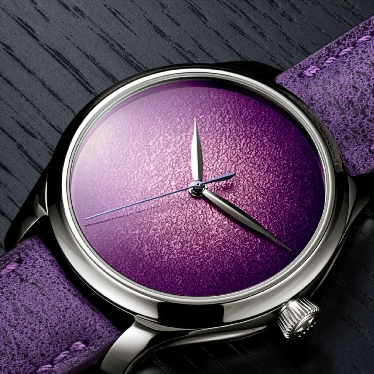 H. Moser & Cie Endeavour Centre Seconds Concept – Purple Enamel