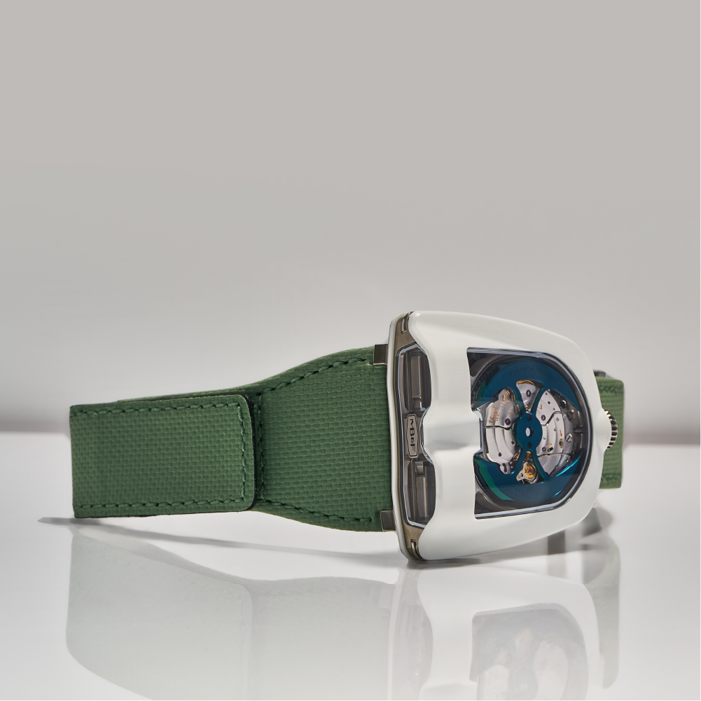 MB&F Horological Machine N°8 Mark 2 White CarbonMacrolon