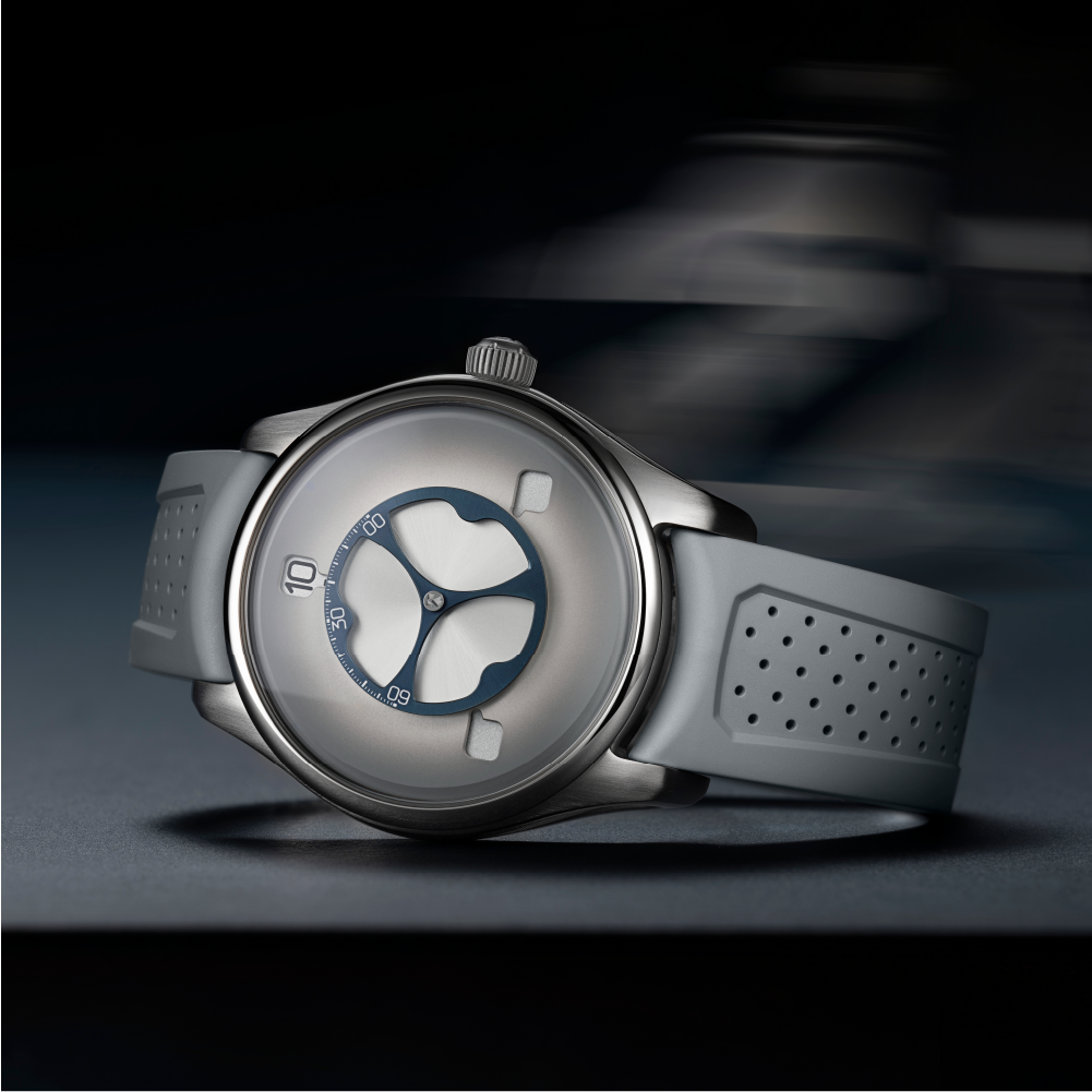 H. Moser & Cie Pioneer Flying Hours White Fumé