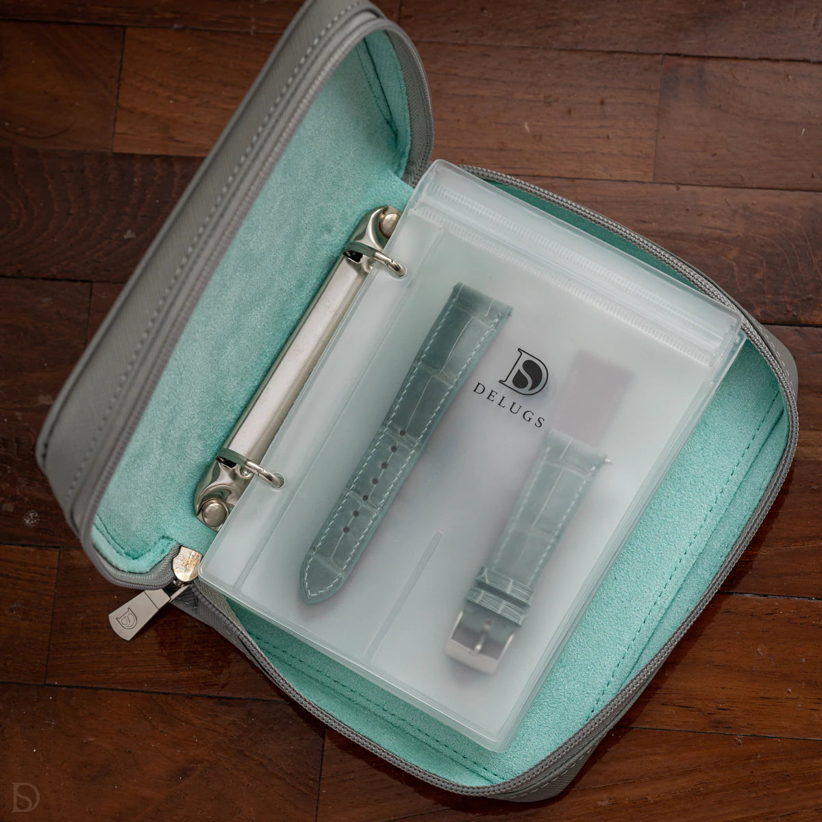 Delugs Strap Folio- Small