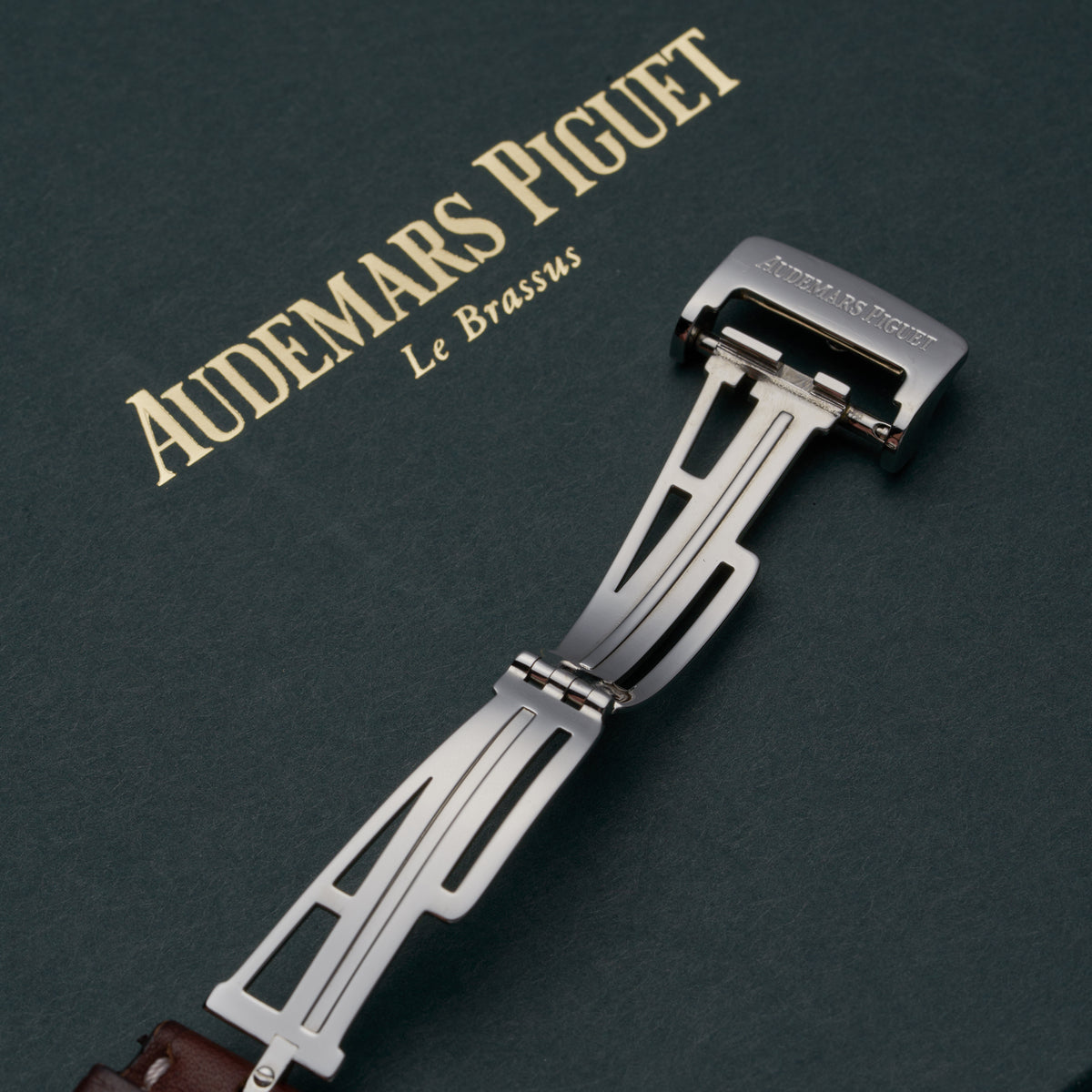 AUDEMARS PIGUET  MILLENARY 26150ST.OO.D084CU.01 clasp