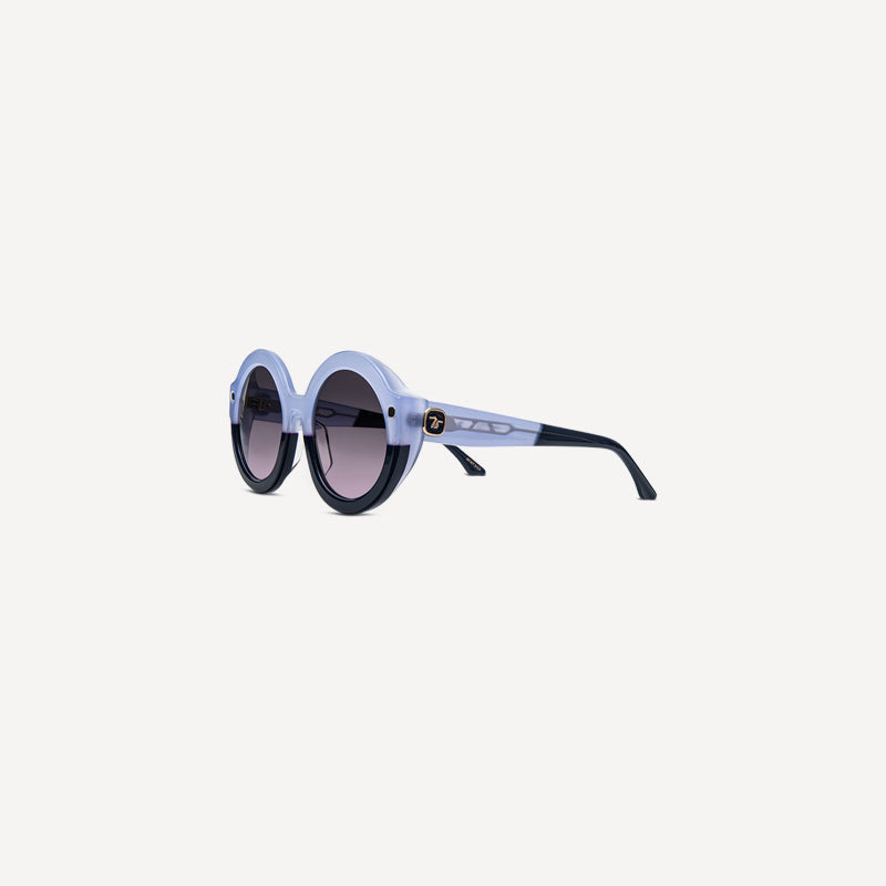 INZ1/02 ZOOM IN- BLUE SUNGLASSES ANGLE