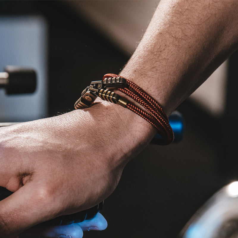 JUMPER BRACELET WRIST SHOT